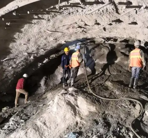 新建拱顶带模注浆料的施工流程及注意事项